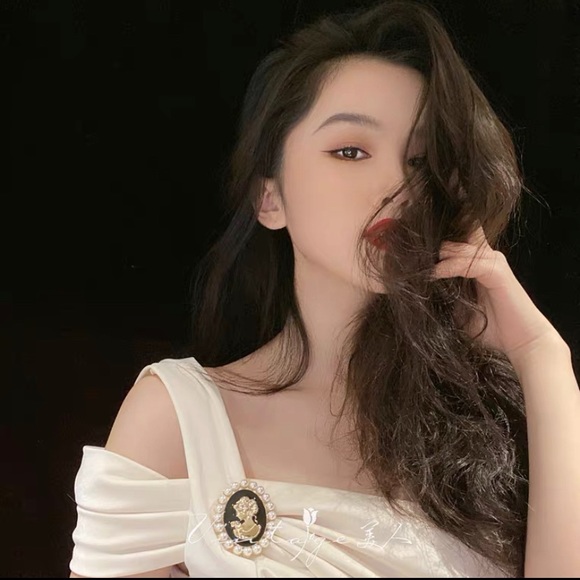 Pearl Brooch （brand new) - Picture 2 of 3